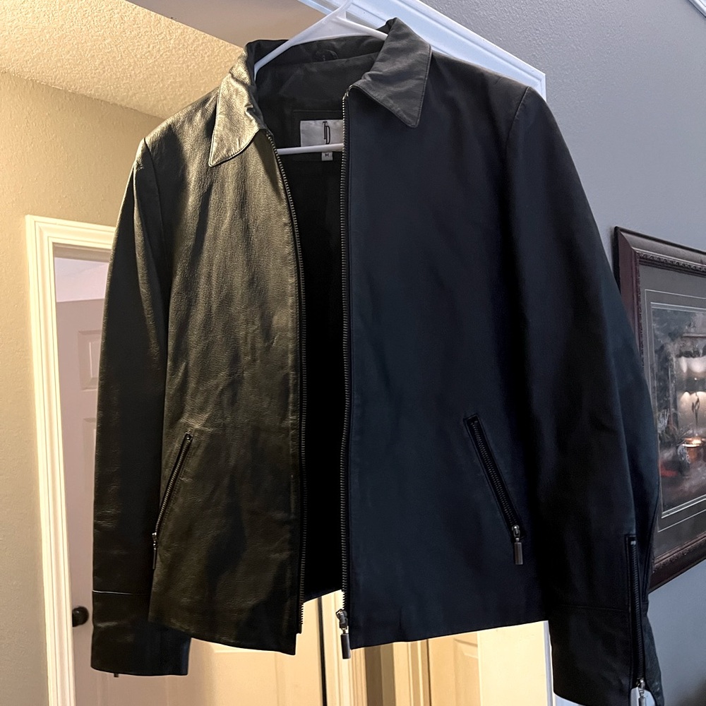 Vintage Black Leather Jacket. Classic shape. Medium
